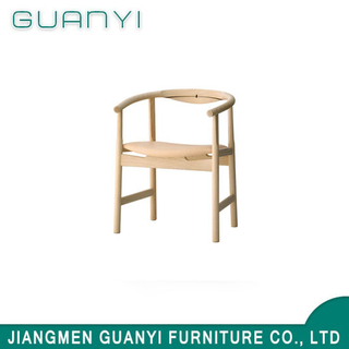 Silla de comedor de madera de asiento suave de moda moderna